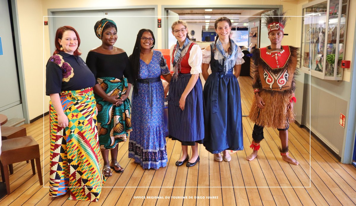 OfficeDiego's tweet photo. Visual recap of the official opening of the Logos Hope visit in Diégo Suarez, the ship will be at the port until November 12, 2023. 
 #LogosHope #Lecture #BibliothèqueFlottante
 #Navigation #Éducation #Livres #Culture #Voyage #Partage #Bénévolat #LogosHopeCrew https://t.co/EnTfXgBtrW