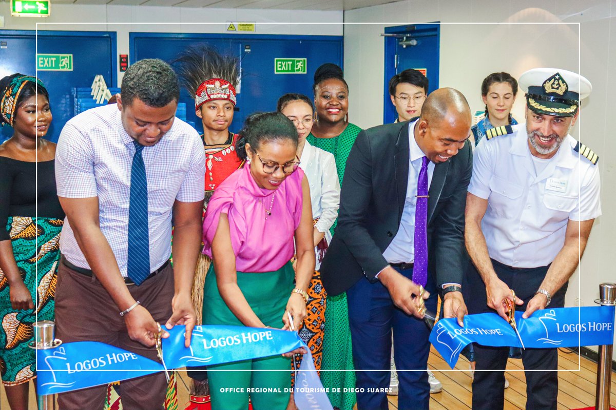 OfficeDiego's tweet photo. Visual recap of the official opening of the Logos Hope visit in Diégo Suarez, the ship will be at the port until November 12, 2023. 
 #LogosHope #Lecture #BibliothèqueFlottante
 #Navigation #Éducation #Livres #Culture #Voyage #Partage #Bénévolat #LogosHopeCrew https://t.co/EnTfXgBtrW
