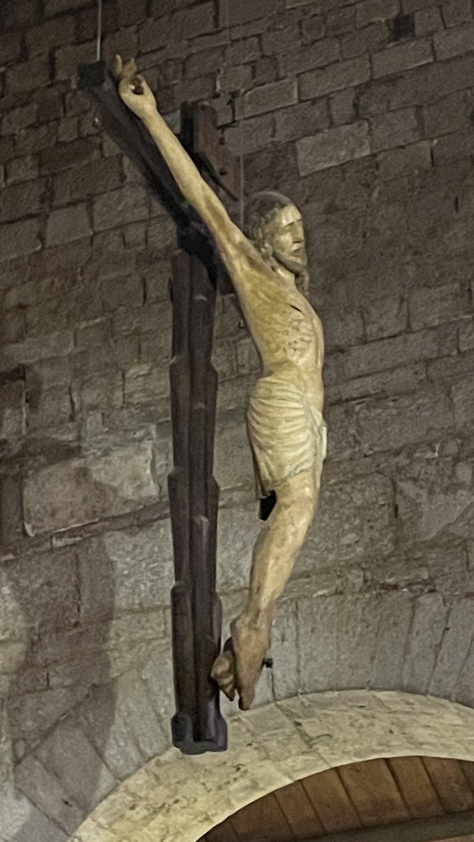 colavitama's tweet photo. Se tu vuoi che la basilica sia piena di luce, ricordati che anche Dio vuole che nella tua anima non vi siano tenebre. https://t.co/v6q2M3mW77