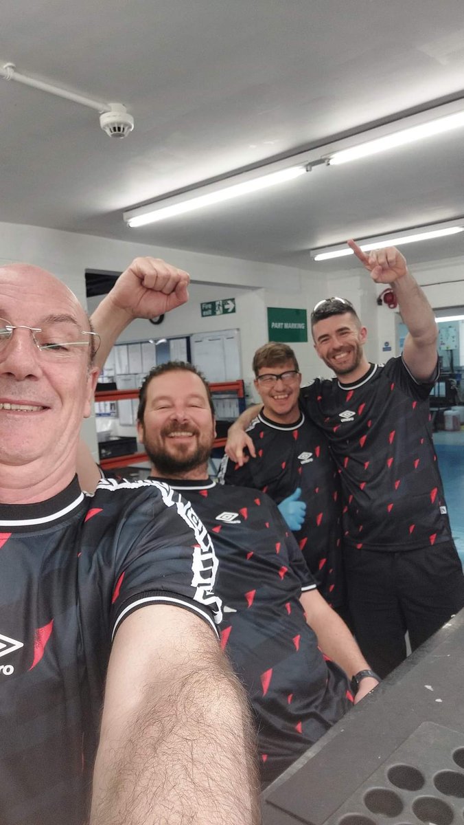 GM World ❤ 

We've made it to Thursday 🚀🔥

Soon be friYAY soon be the weekend!!

We can do this!!! #WorkTeam

GM back for Maximum Effort!