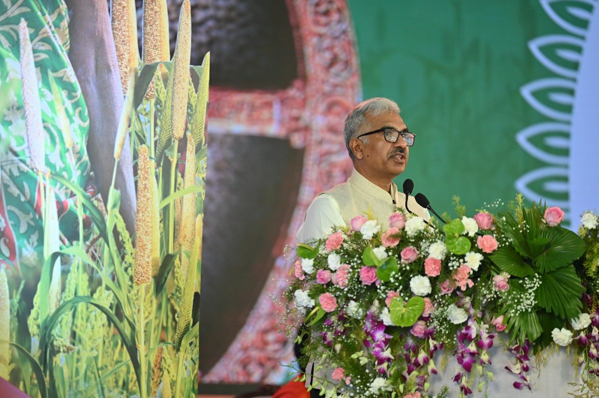 ficci_india's tweet image. #OdishaMilletMission is a model of how millets can be mainstreamed. If we want to bring back crops that are climate-friendly, good for consumers and climate, then we need a holistic approach to bring about change: Mr Manoj Ahuja, Secretary, @AgriGoI at the International
