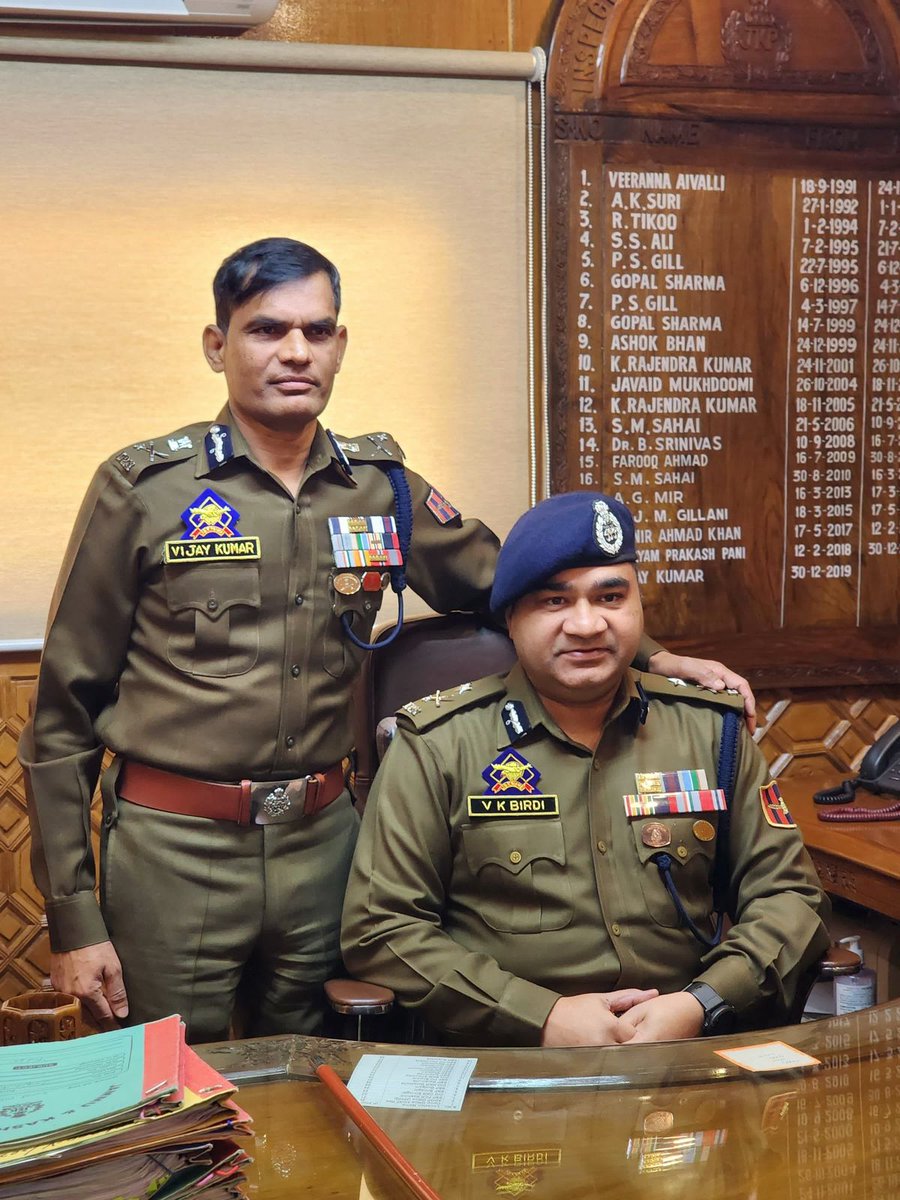 greater_jammu's tweet photo. Srinagar, Nov 09  Senior IPS officer Vidhi Kumar Birdi on Thursday assumed the charge of Inspector General of Police Kashmir Zone. Birdi was posted as IGP Kashmir following the transfer of ADGP Vijay Kumar to ADGP (Law and Order), J&amp;K. #birdi #adgp #jammu #kashmir #greaterjammu https://t.co/jZA5qAU537