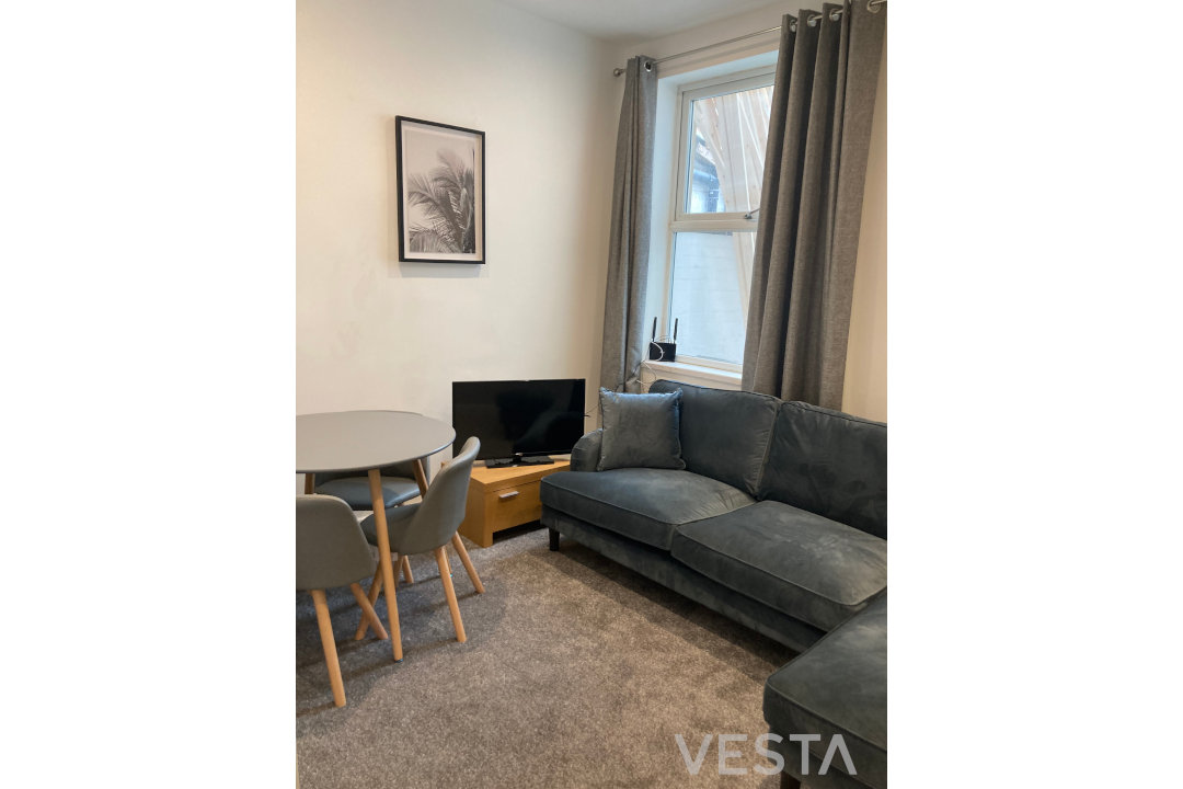 Investment HMO property for sale:

🏠 6-bed/6-bath terraced HMO
🌍 located in #Goole
🚶 fully tenanted 
📈 14.3% gross yield
💰 £295,000
💻 see our listing for more info zurl.co/vlgs 

#TenantsIncluded #HMO #yorkshire #investmentproperty