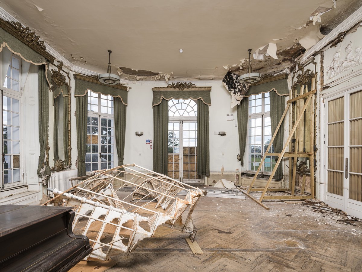 HistoricEngland's tweet photo. Today we've published our 25th #HeritageAtRisk Register, an annual snapshot of the health of England’s valued historic buildings and places.

👏 203 sites have been saved.

🏰 159 sites have been added.

Find out more ➡️ https://t.co/6qwc5IBRS4 https://t.co/1lkVSano7n