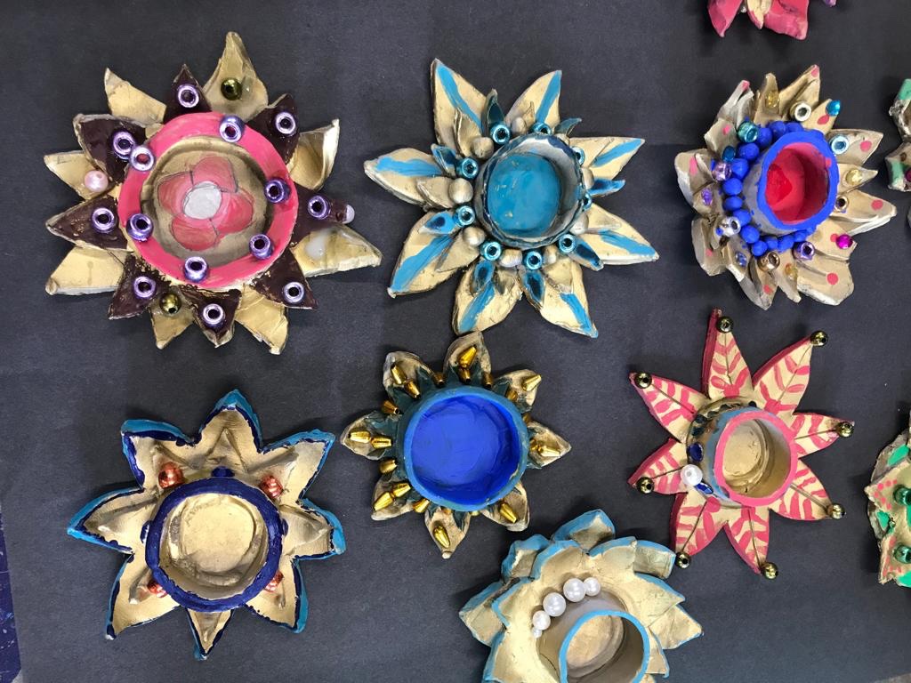 HighBlackheath's tweet photo. Year 5 and Year 6 have sculpted diyas for Diwali. @BlackheathHigh https://t.co/uJTfWAwyHE