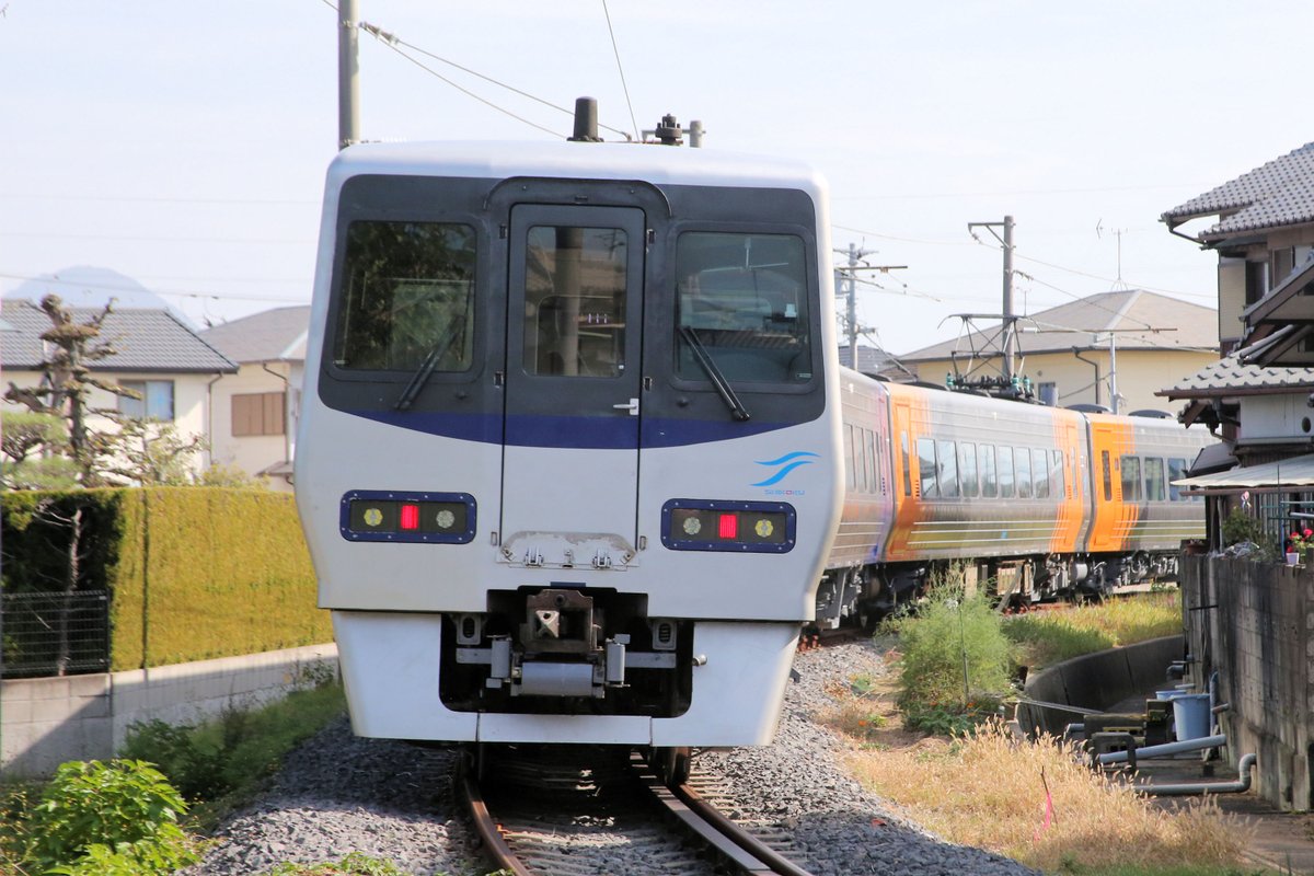 2023年10月28日 8000系特急電車L5編成が多度津工場を出場しました。