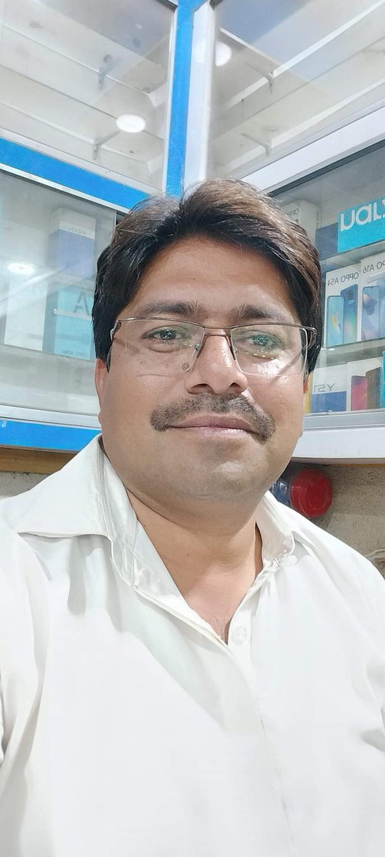 SahilJogi10's tweet photo. ڏينهن جو خيالن ۾
۽
رات جو خوابن ۾
جان ئي نٿي ڇڏي
ڇوڪري آهي
ته الئي جنڙي
#DiscussWithSahil https://t.co/KE47MnQrUz