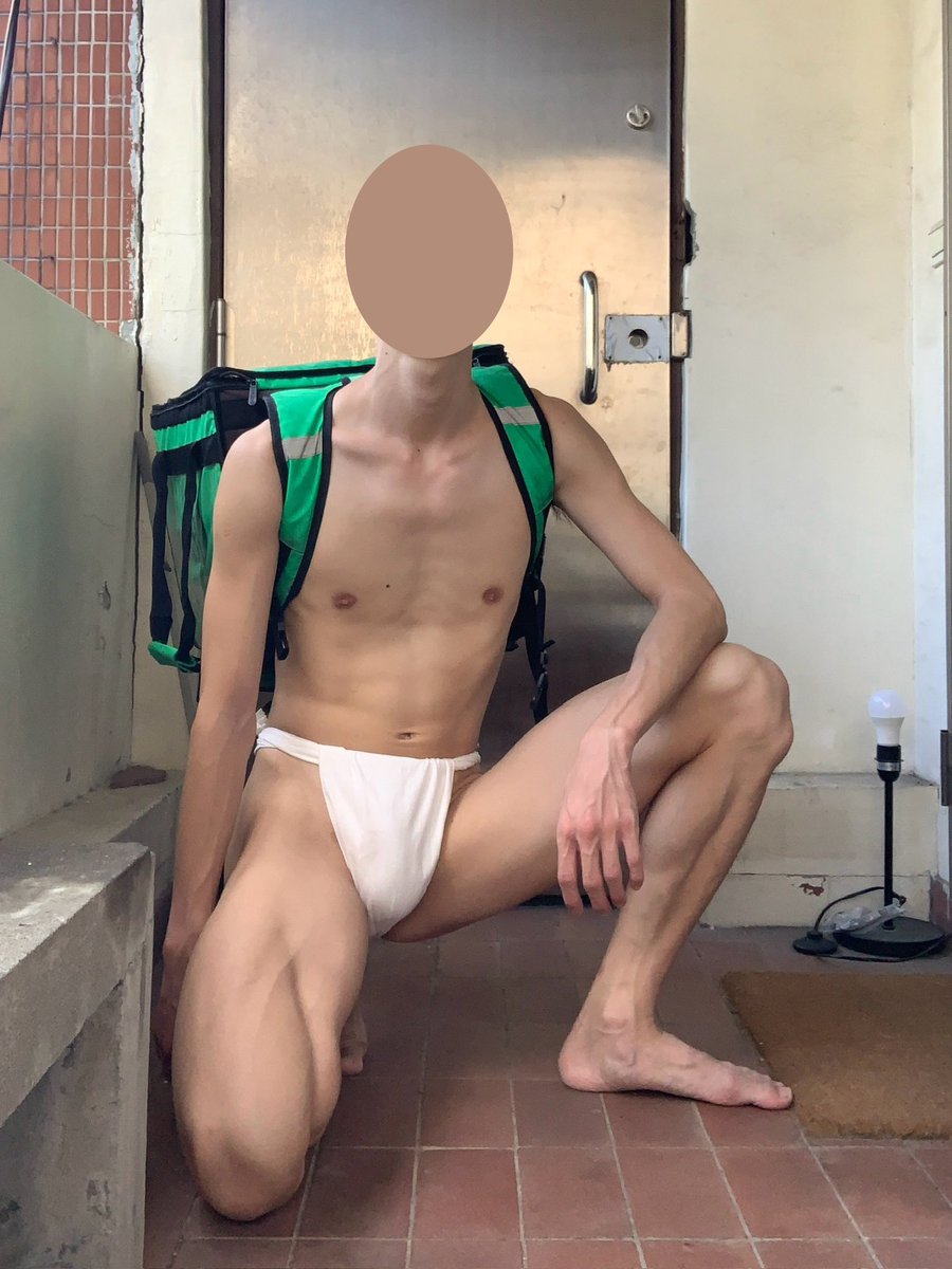 3dingmu's tweet photo. 每日練習 之 如果可以這樣送你會給小費嗎？
#褌 #六尺褌 #fundoshi #UberEats #ウーバーイーツ https://t.co/N1CVpuOora