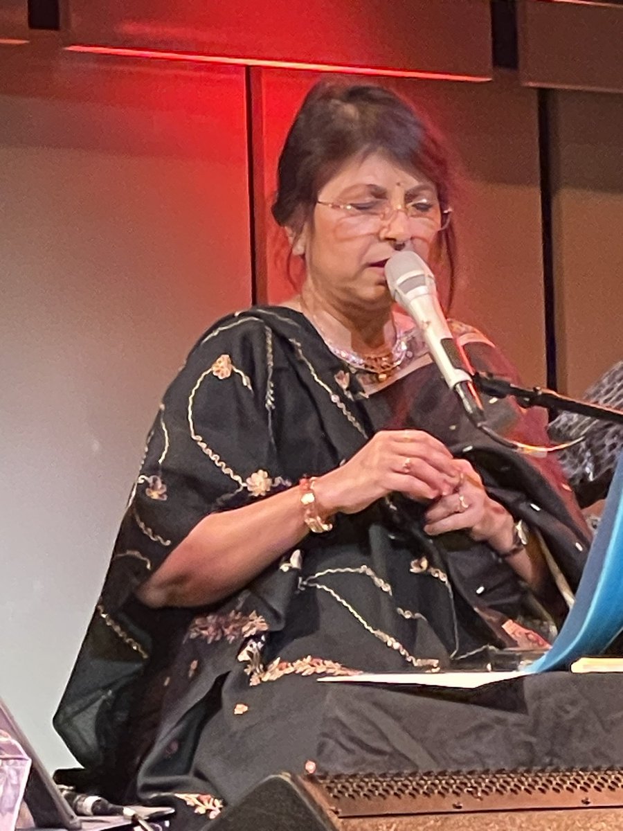 Lisathedon's tweet photo. It was my birthday and I chose to spend it listening to these fabulous musicians.  @milapfest @swatinatekar #indika https://t.co/RSWIFivp2T