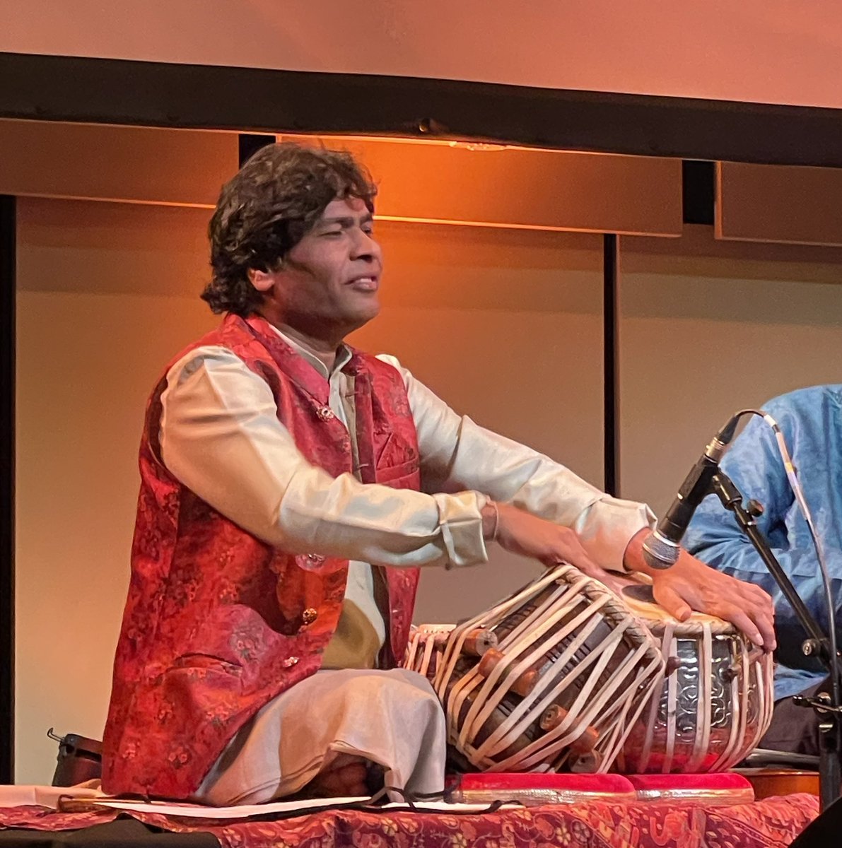 Lisathedon's tweet photo. It was my birthday and I chose to spend it listening to these fabulous musicians.  @milapfest @swatinatekar #indika https://t.co/RSWIFivp2T