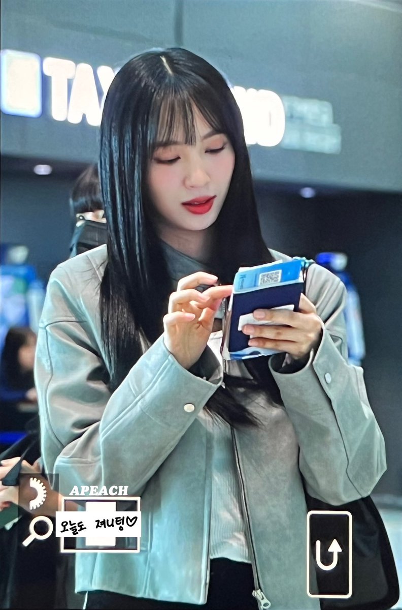 APEACH_CB's tweet photo. 231109 ICN

조심히 다녀오기! ʕง•ᴥ•ʔง

@cherrybullet

 #체리블렛 #CherryBullet #지원 #허지원 #아기여우🦊 #오늘도져니팅 https://t.co/wDLXmsH2SL