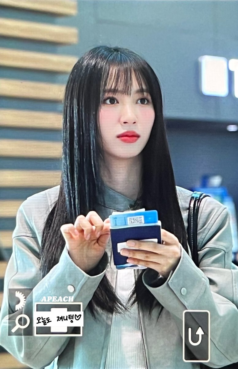 APEACH_CB's tweet photo. 231109 ICN

조심히 다녀오기! ʕง•ᴥ•ʔง

@cherrybullet

 #체리블렛 #CherryBullet #지원 #허지원 #아기여우🦊 #오늘도져니팅 https://t.co/wDLXmsH2SL