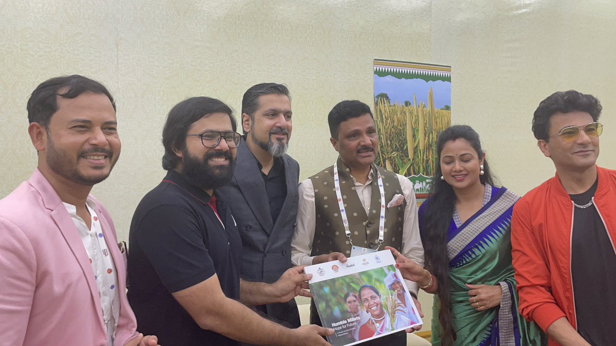 devasissarangi's tweet image. Brand Ambassador’s of #OdishaMilletMission @rickykej ji , @TheVikasKhanna ji, @sabyaactor ji &amp;amp; @architaworld ji together with 

Shri @arvindpadhee ji @ #ICMOdisha2023 who with his team &amp;amp; brought this International convention 2 our city #Bhubaneswar

With @jitendra_films ji