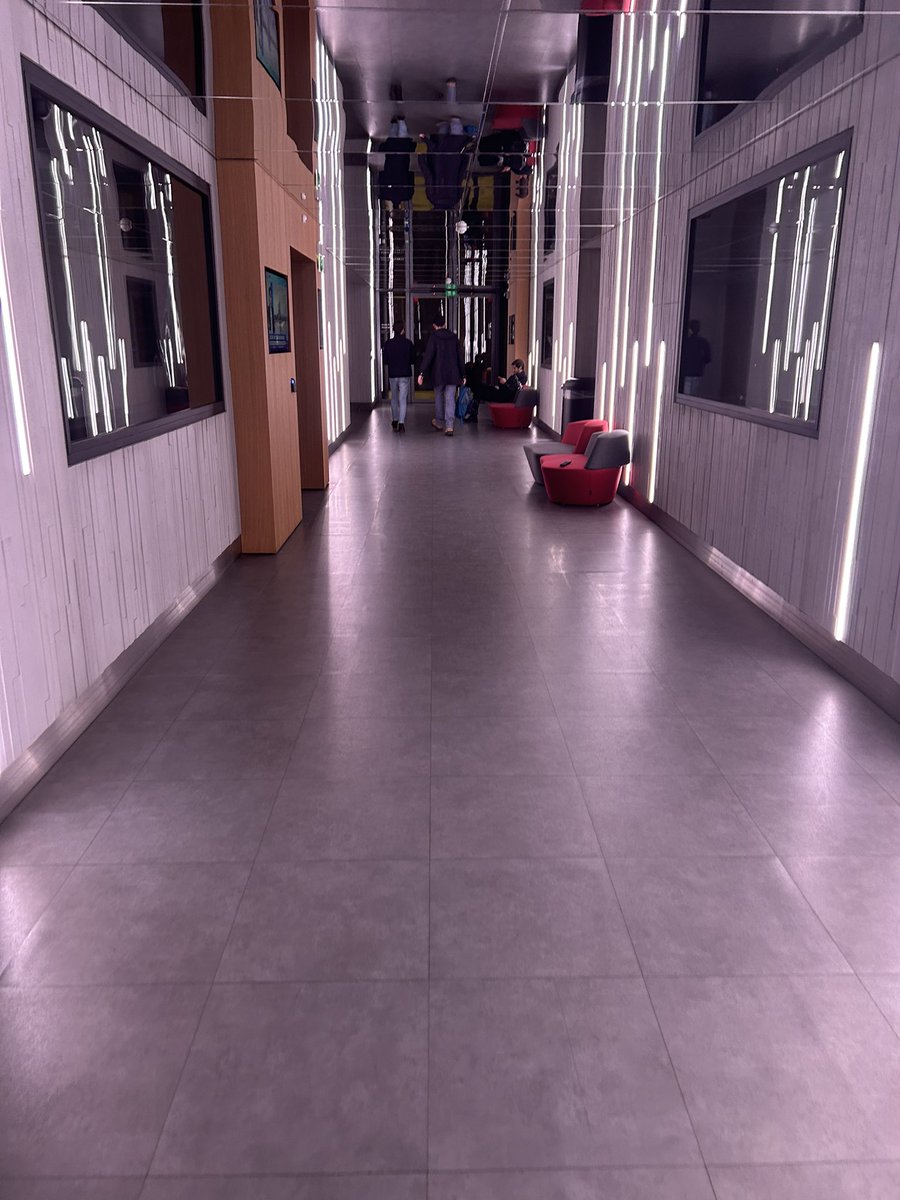 GrzychGuillaume's tweet image. J’ai eu le plaisir d’être l’invité de l’édition de ce matin sur @BFMTV pour parler des ravages du #protoxydedazote et de nos travaux au @CHU_Lille ainsi que du lancement de la campagne de prévention #N2O de @ARS_HDF @ARS_IDF @FiliereProto avec @gourmaud_jamy