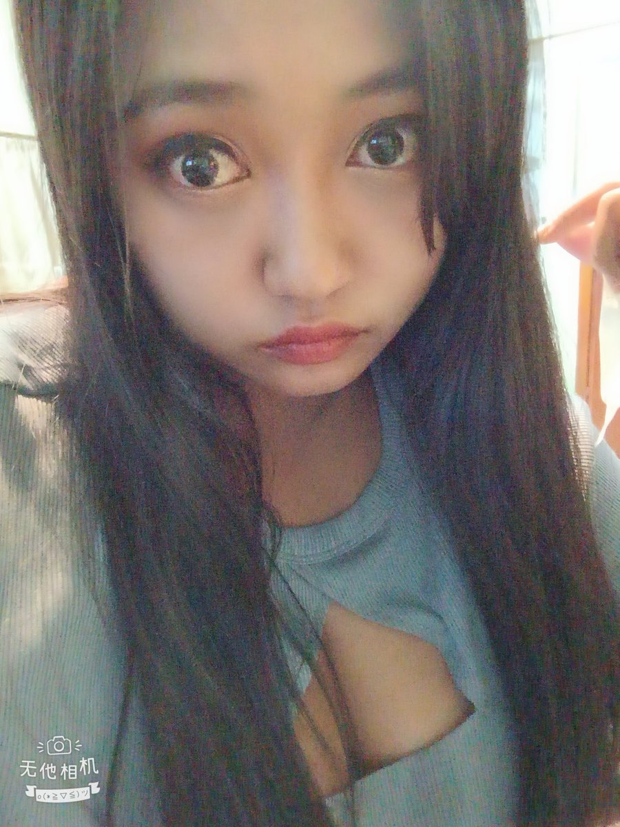 landyDear's tweet photo. 是不是瘦不下來的部分....
這臉越來越圓了！！！
絕對是我太愛喝酒
小哥哥們....對愛喝酒的棉花糖小姐姐是否很扣分呢？
歡迎認識唷！ https://t.co/x6lzMzCwkm