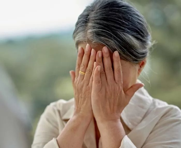 stitch_pololo's tweet image. คุณลุงขับแท็กซี่ที่เกาหลีมาแชร์เรื่องที่ตัวเองเจอ วันนั้นได้แล้วรับผดส.เป็นคุณยายขึ้นมา คุณยายเล่าว่ายืนโบกแท็กซี่กว่า 1 ชม.แต่ทุกคันหน้ารถขึ้นว่าจองหมดคือคนกดเรียกผ่านแอพกัน ตัวเองทำไม่เป็นยืนร้องไห้ท่ามกลางอากาศร้อนๆกว่าชม.😭มีเด็กวัยรุ่นมาเห็นเลยช่วยเรียกแท็กซี่ผ่านแอพให้…