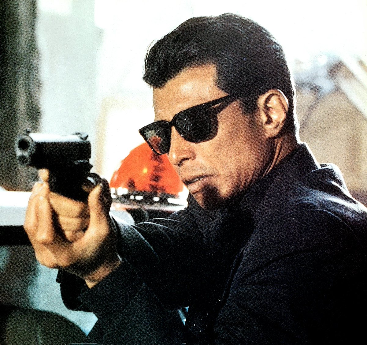 日曜はお仕事する日なの】 あぶない刑事にて鷹山敏樹が使用していた