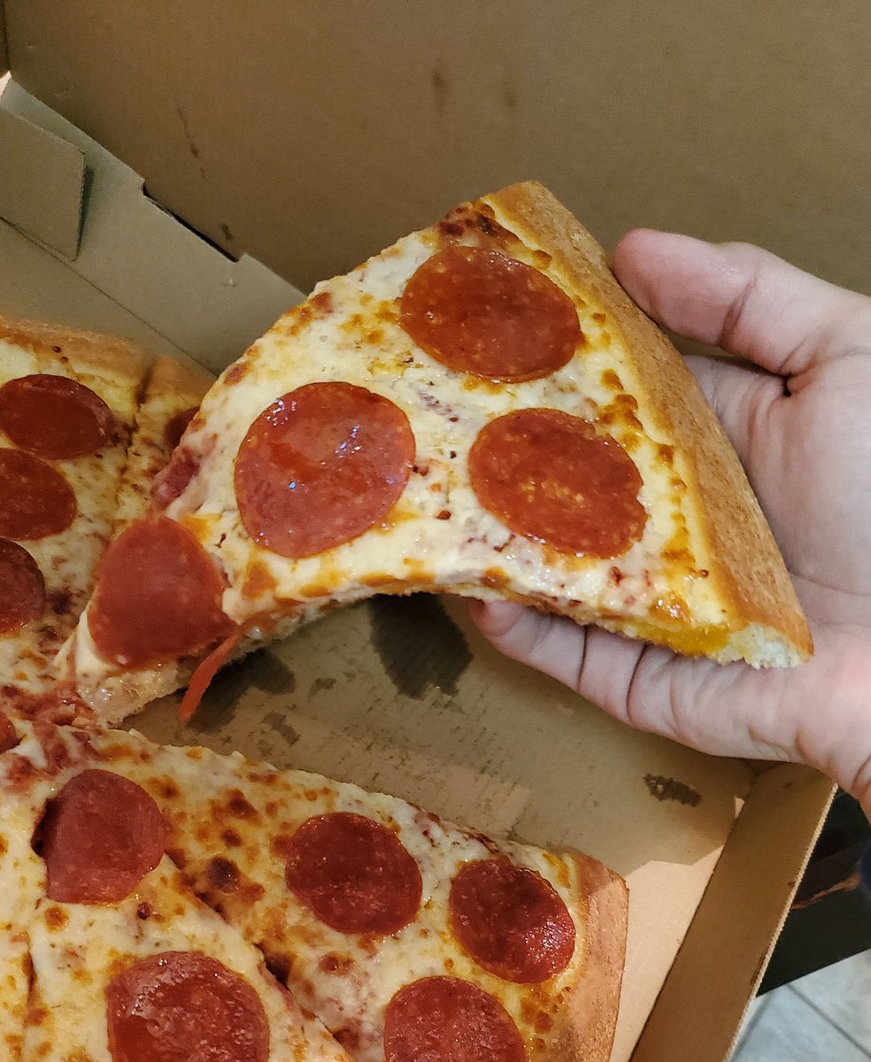 NateDHernandez's tweet photo. Reference VS Art 🍕 https://t.co/xIaHDiPYv0