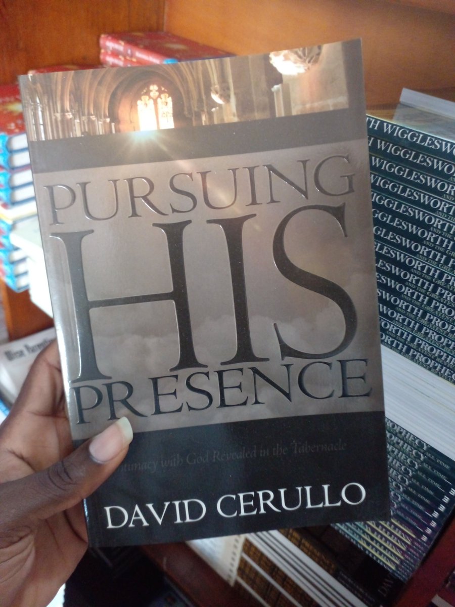 NiiYooyi's tweet image. Hardcopy books hits differently when reading them. It also comes with no distractions, and the little markings and stickings you get to do when reading. You never lost your progress like you when your gadgets gets stolen, lost or spoilt. 

Send us that 2024 list

#readsomething