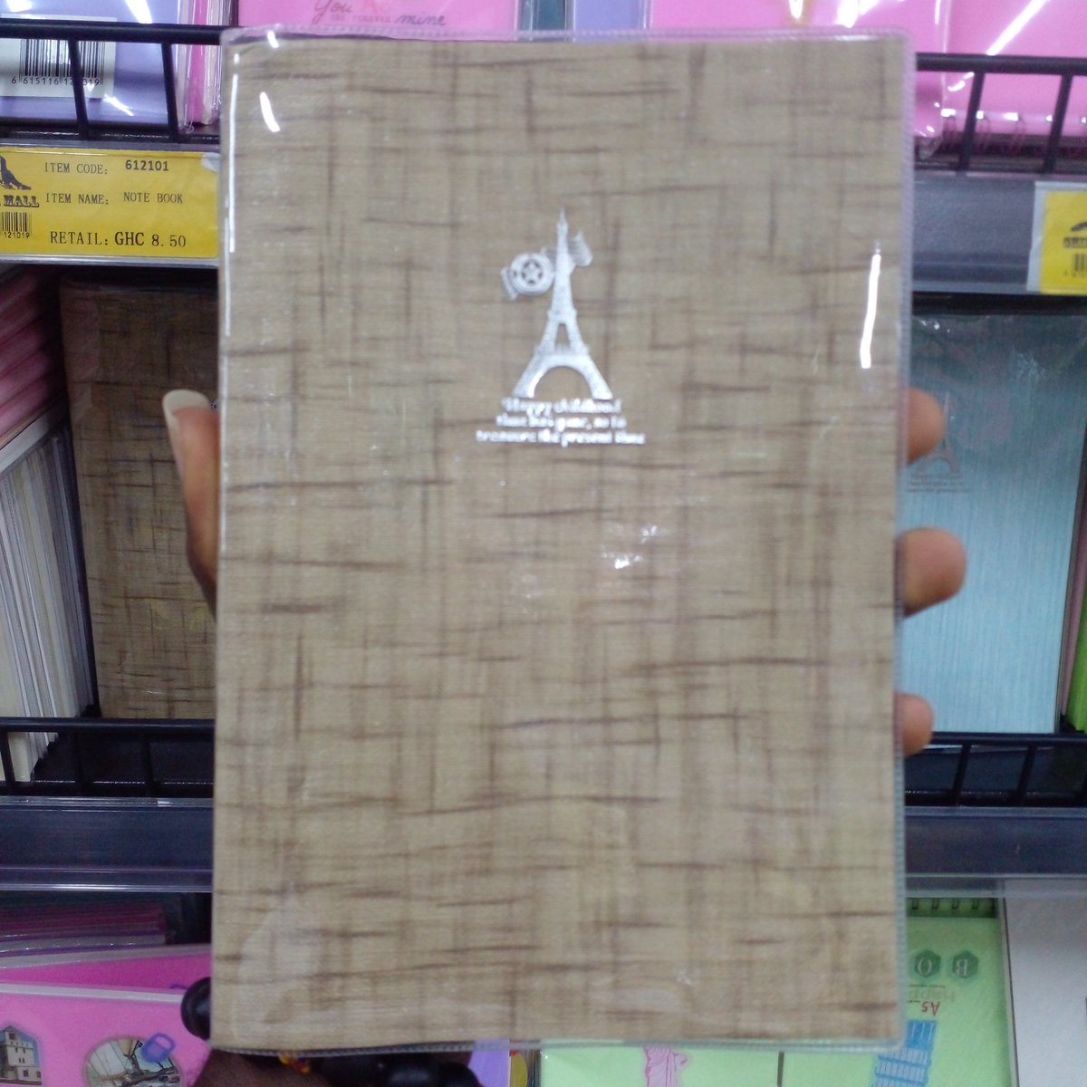 NiiYooyi's tweet image. Hardcopy books hits differently when reading them. It also comes with no distractions, and the little markings and stickings you get to do when reading. You never lost your progress like you when your gadgets gets stolen, lost or spoilt. 

Send us that 2024 list

#readsomething