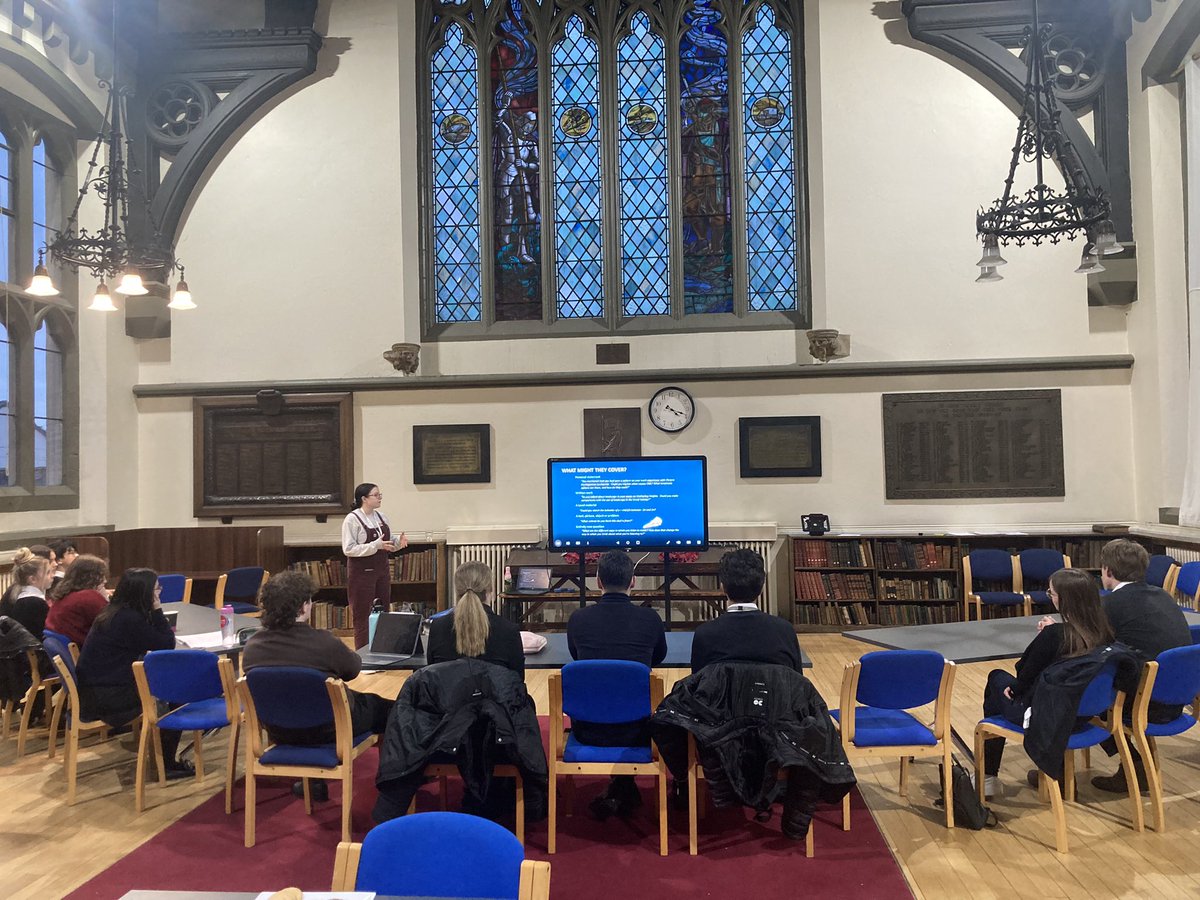 HXCareers's tweet photo. A brilliant and extremely informative Interview Workshop last night for the Oxbridge Applicants of Doncaster. Thank you to @MansfieldOxford for delivering this session. Good luck to all of these students #Oxbridge #enjoyingexcellence https://t.co/HLfbonekss