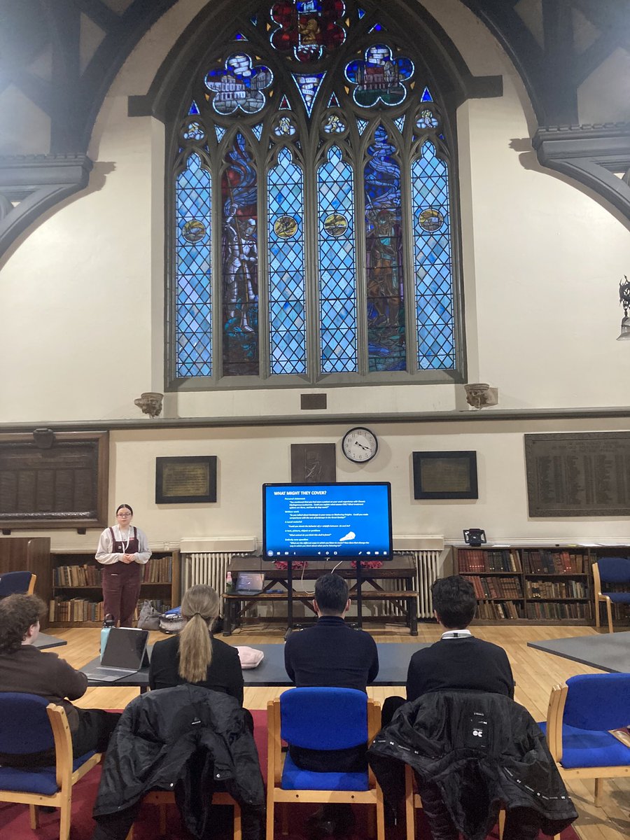 HXCareers's tweet photo. A brilliant and extremely informative Interview Workshop last night for the Oxbridge Applicants of Doncaster. Thank you to @MansfieldOxford for delivering this session. Good luck to all of these students #Oxbridge #enjoyingexcellence https://t.co/HLfbonekss