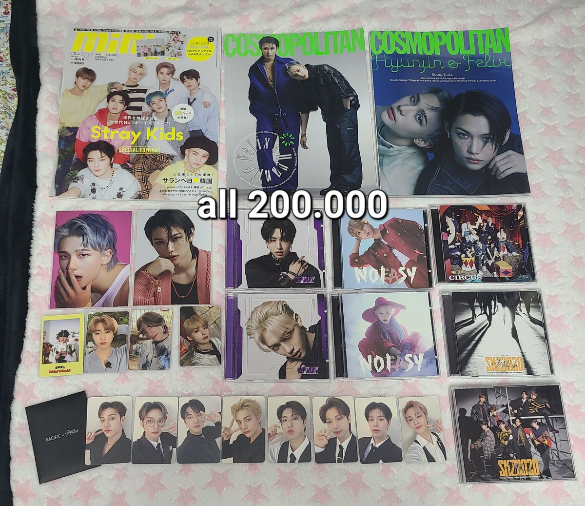 [WTS]
스트레이키즈 포카 양도합니다 
Stray kids album and photocard set

한국 주소 / korean address
한국 은행 / korean bank account
 
Shipping: 0.5

#스트레이키즈 #포카 #포카양도 #StrayKids #현진 #필릭스 #한 #리노 #방찬 #창빈 #승민 #아이엔