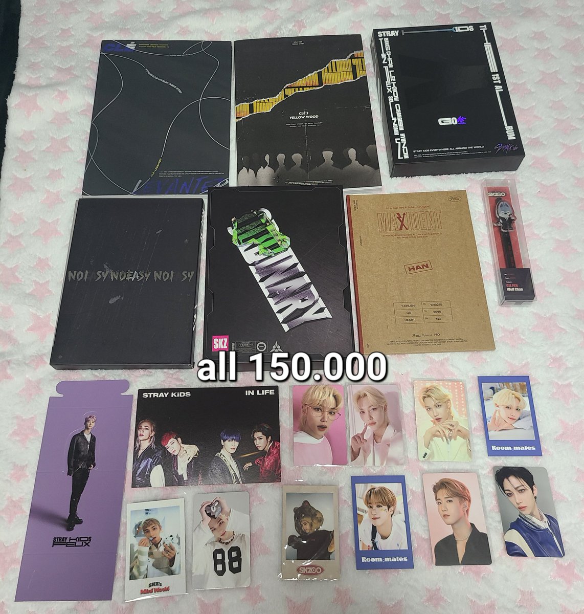 [WTS]
스트레이키즈 포카 양도합니다 
Stray kids limited album and photocard set

한국 주소 / korean address
한국 은행 / korean bank account
 
Shipping: 0.5

#스트레이키즈 #포카 #포카양도 #StrayKids #현진 #필릭스 #한 #리노 #방찬 #창빈 #승민 #아이엔