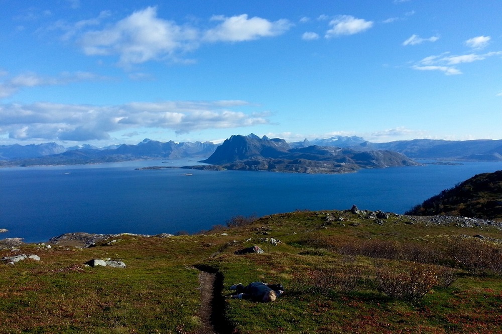 Natt til onsdag rystet et jordskjelv med styrke 4 Meløy-området langs helgelandskysten. Dette er et område med betydelig skjelvaktivitet, noe som kan forklares av bevegelser i jordskorpa som følge av de siste istidene geoforskning.no/hele-nordland-… #geologi #kunnskap #forskning