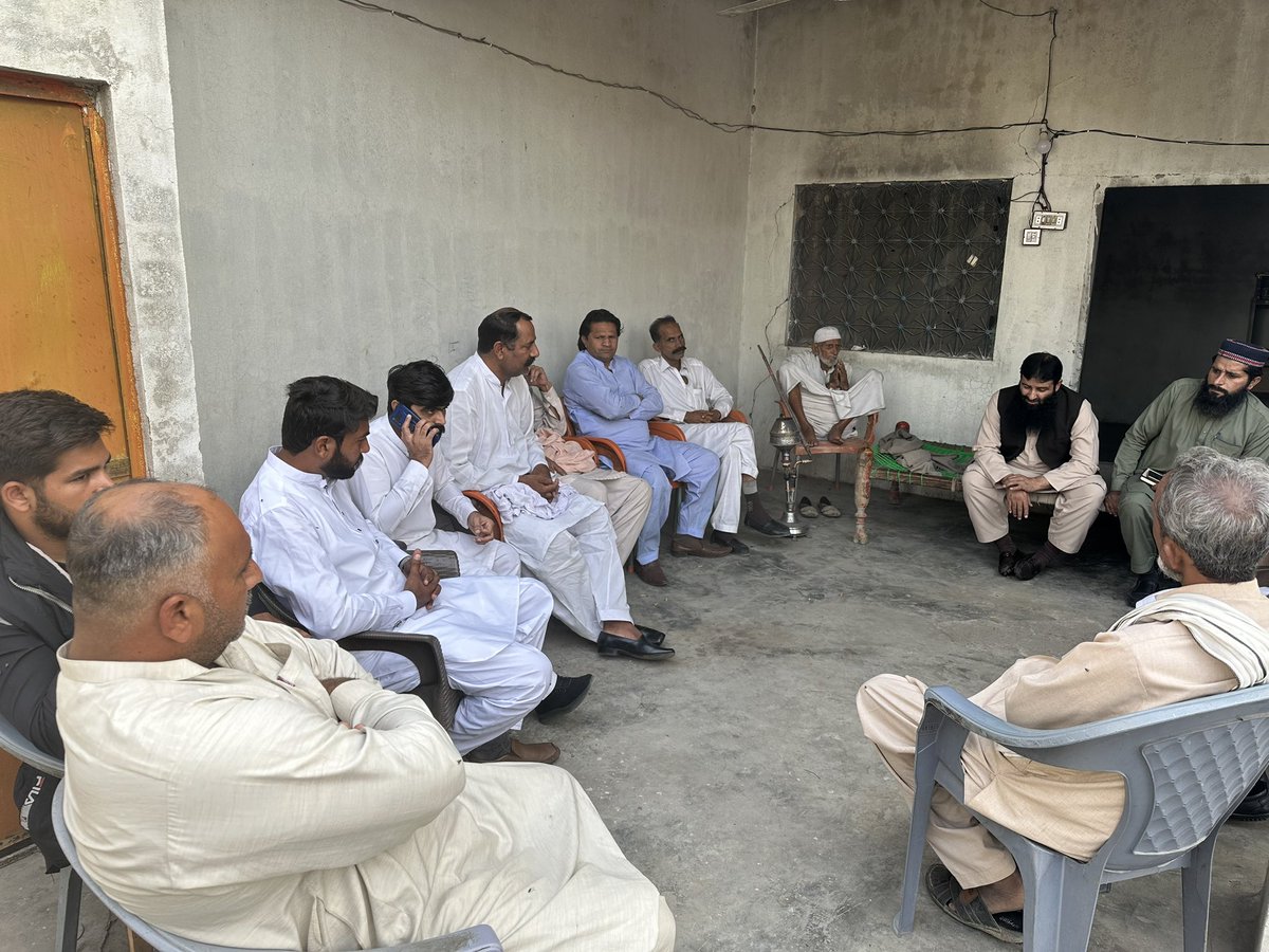 MuzammilHashmi_'s tweet photo. کوٹ اسحق #NA_77 میں ایک مصروف دن
محبتیں دینے پر
رانا بلال صاحب
عابد باٹھ صاحب
نعیم باٹھ صاحب
فیضان صاحب
علی صاحب
سعید صاحب آپ احباب کا بہت شکریہ https://t.co/TAXyRpoA7k