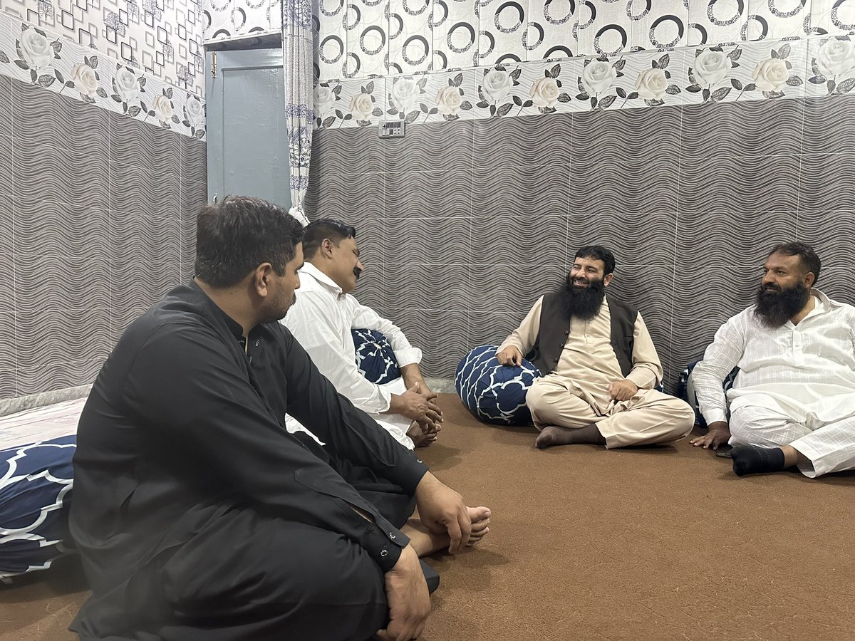 MuzammilHashmi_'s tweet photo. کوٹ اسحق #NA_77 میں ایک مصروف دن
محبتیں دینے پر
رانا بلال صاحب
عابد باٹھ صاحب
نعیم باٹھ صاحب
فیضان صاحب
علی صاحب
سعید صاحب آپ احباب کا بہت شکریہ https://t.co/TAXyRpoA7k