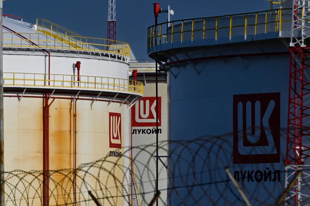 1/ EXC: Last year, the EU gave Bulgaria a unique exemption from its Russia oil sanctions to protect its citizens from energy shortages. 

Instead, Moscow has profited and gained €1bn for its war effort from the measure — with Sofia’s help, our investigation shows.