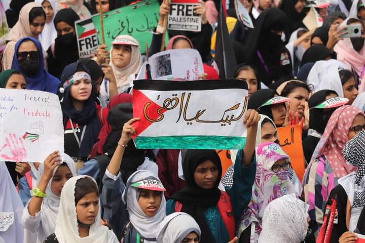 KarachiJamaat's tweet photo. جماعت اسلامی کے تحت ف ل س ط ی ن میں اسرائیلی افواج کی جانب سے غزہ پر کئی دنوں سے بمباری، نہتے مظلوم فلسطینی مسلمانوں،خواتین سمیت ہزاروں معصوم بچوں کی شہادت کے خلاف اور تحریک مزاحمت ح م ا س سے اظہار یکجہتی کے لیےشاہراہ قائدین پر کراچی کے ”بچوں کاغزہ مارچ“
#Khi_ChildrenMarch4Gaza https://t.co/kK2ru8qtMf