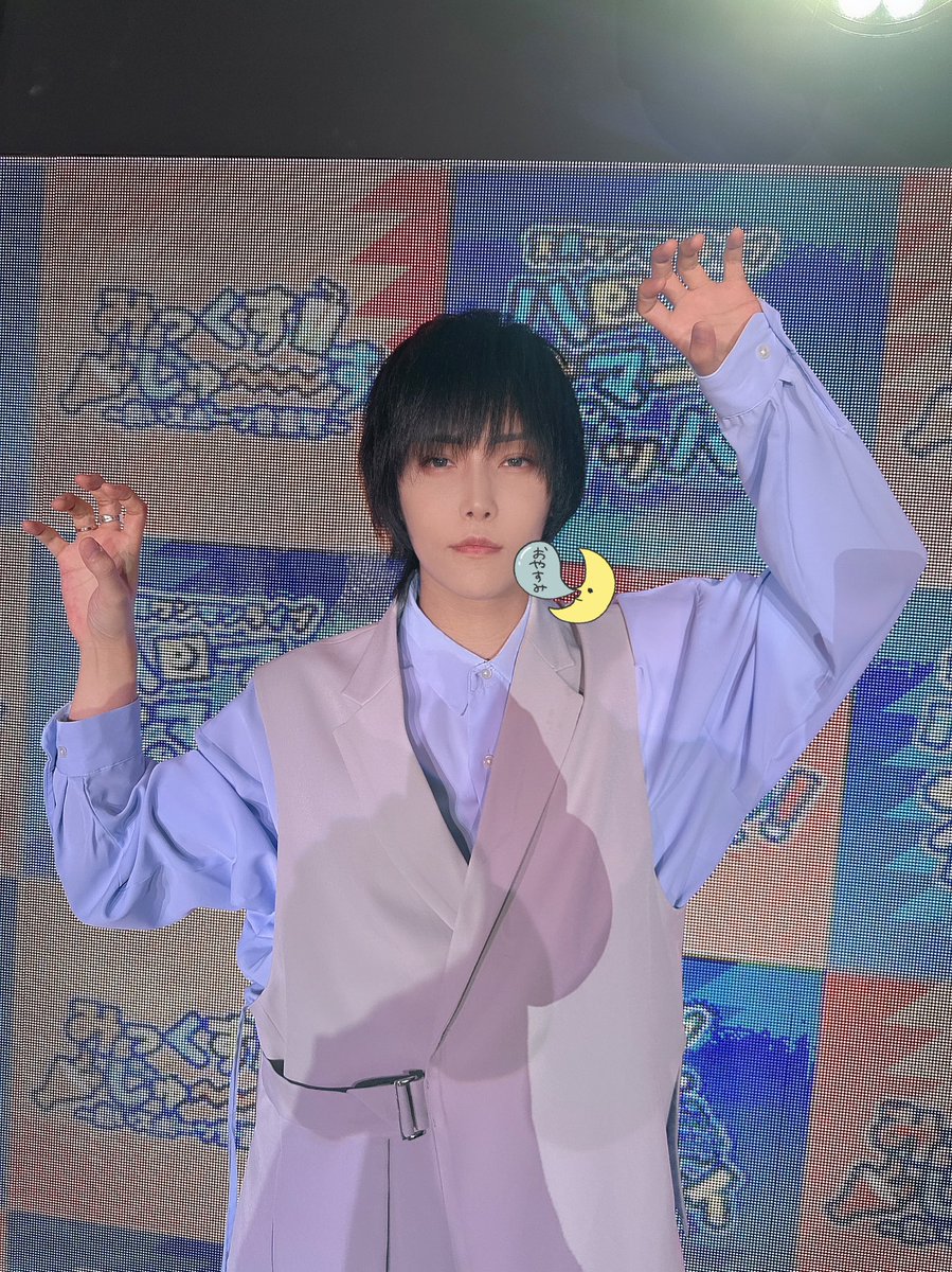 _amachandayo_'s tweet photo. そういえばサイン会での写真を撮ったのですが上げ忘れていたのでここに供養します

表情とポーズ一致しないのやめろ https://t.co/k7LOrxIrdL