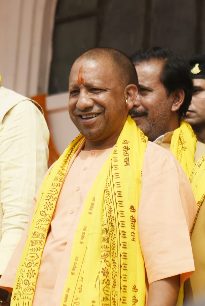 raomohan12's tweet photo. ॥ अयोध्या धाम जय श्री राम ॥

अयोध्या में पहली योगी कैबिनेट बैठक !

यही तो है रामराज्य की संकल्पना पूर्ण होने का सजीव चित्रण ! 

#श्रीरामजन्मभूमि_विजय_पर्व
#YogiCabinetAyodhya 
#अयोध्या_में_योगी_कैबिनेट https://t.co/fs372nUBDT