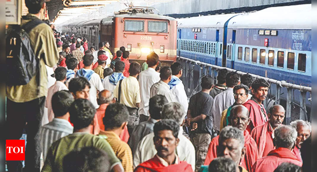 VivekRaj8385's tweet photo. #Railway_New_Vacancy 
#Railway_New_Vacancy 

Justice for Railway Students......

@PMOIndia @AshwiniVaishnaw 
@narendramodi @Central_Railway https://t.co/HvHmiT9iz3