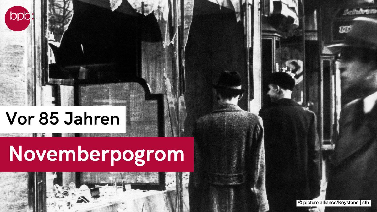 Der #Novemberpogrom in der Nacht vom 9. auf den 10. November 1938 markiert den Wandel von der antisemitischen #Diskriminierung hin zur systematischen #Verfolgung und Ermordung von Jüdinnen und Juden. Wie der Pogrom heute wissenschaftlich eingeordnet wird: bpb.de/542301
