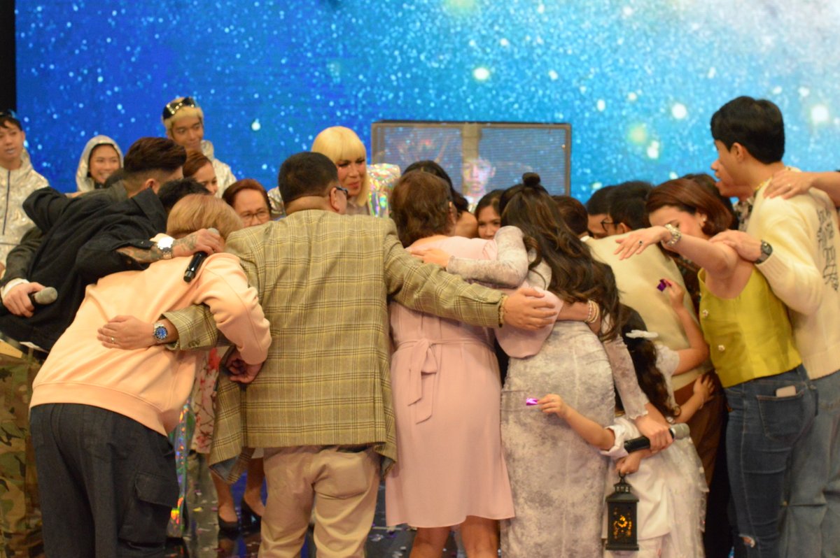itsShowtimeNa's tweet photo. ๐Showtime family! #TeamVJC #Magpasikat2023ViceJackieCianne
Subscribe, follow and watch us LIVE Mon to Fri 11:30am, Sat 12nn!
https://t.co/6a3FbJJ7pp
https://t.co/FA9ip4yRhx https://t.co/kJcqr7VPM7 https://t.co/6Q53g8V4vj