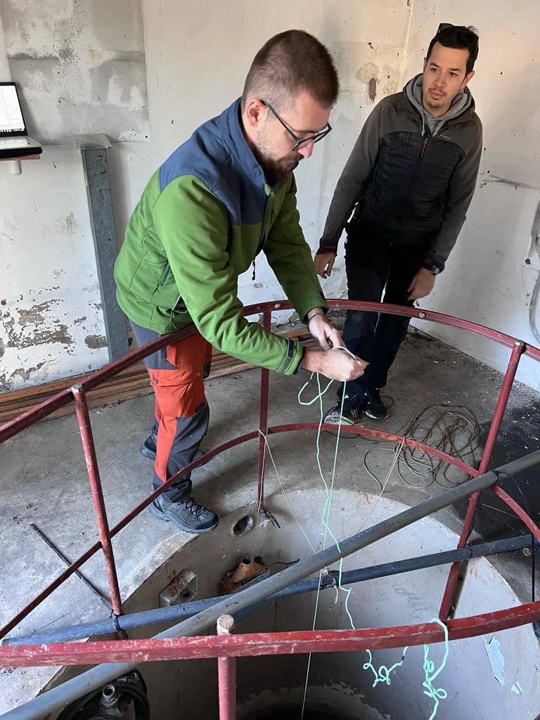 Today (9/11/22) is one year since a 5.5 Mw earthquake struck the Marche coastal area. The research team composed of the <a href="/uniurbit/">Università di Urbino</a>, <a href="/Dstunifi/">DST UNIFI</a>, <a href="/CNRsocial_/">CNR Consiglio Nazionale delle Ricerche</a>-IGG of Florence, and INGV-Rome is carrying out a water monitoring to find out possible variations related to the earthquake.