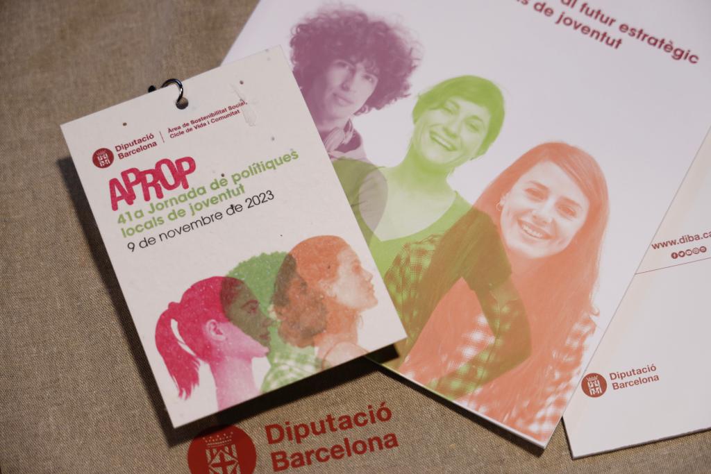 joventutdiba's tweet photo. @diba @SocialDiba @JaviSilvaP @joventutcat @xarxa_xnej @ACPJoventut @CNJCat @joves_barcelona @Rob_Pescador @Inigomandojana Tot a punt per començar la 41a Jornada de Polítiques Locals de Joventut #JoventutDiba de la @diba

Segueix el hashtag #APROP23 per informar-te i participar en el debat!
Segueix el fil! 

👉https://t.co/qEZEahMKTK https://t.co/YqOJzfdFaV