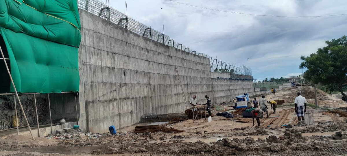 RailAnalysis's tweet image. #SouthernRailway completes the foundation for station buildings, #earthwork and #bridges in ongoing Karaikal-Peralam 23.55 Km new line #project

Read more...news.railanalysis.com/southern-railw…

#indianrailways #railway #infrastructure #track #development #construction