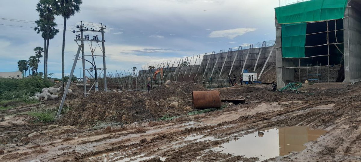 RailAnalysis's tweet image. #SouthernRailway completes the foundation for station buildings, #earthwork and #bridges in ongoing Karaikal-Peralam 23.55 Km new line #project

Read more...news.railanalysis.com/southern-railw…

#indianrailways #railway #infrastructure #track #development #construction