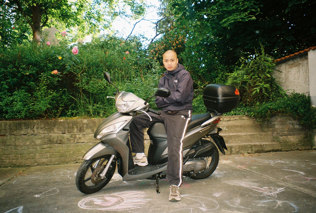 Jeden z nejzajímavějších rozhovorů, který jsem v poslední době dělal, se odehrával při venčení našich psů. Anki nejen o rapu, Sudetech a melancholii, ale také o hledání, prozkoumávání a tvoření identity bez identitářství.

V aktuální <a href="/ZkrA2tka/">Ádvojka</a> 

advojka.cz/archiv/2023/23…