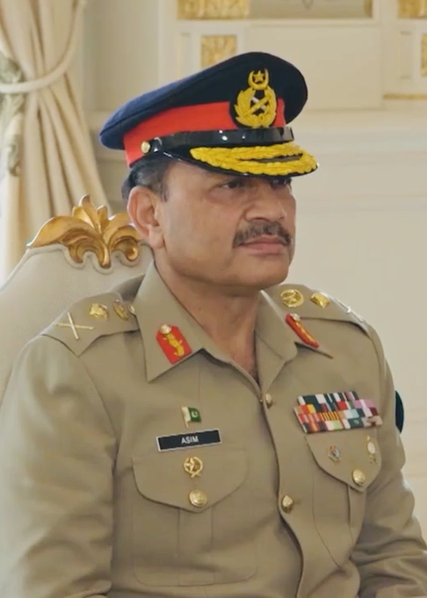 PakistanFauj's tweet photo. General Syed Asim Munir, Chief of Army Staff (#COAS), quoted a poem of Allama Iqbal

افراد کے ہاتھوں میں ہے اقوام کی تقدیر
ہر فرد ہے ملت کے مقدر کا ستارہ

“The destiny of nations is in the hands of individuals. Every individual is the star of nation's destiny”

#Pakistan #ISPR https://t.co/wGDmaL3X9r