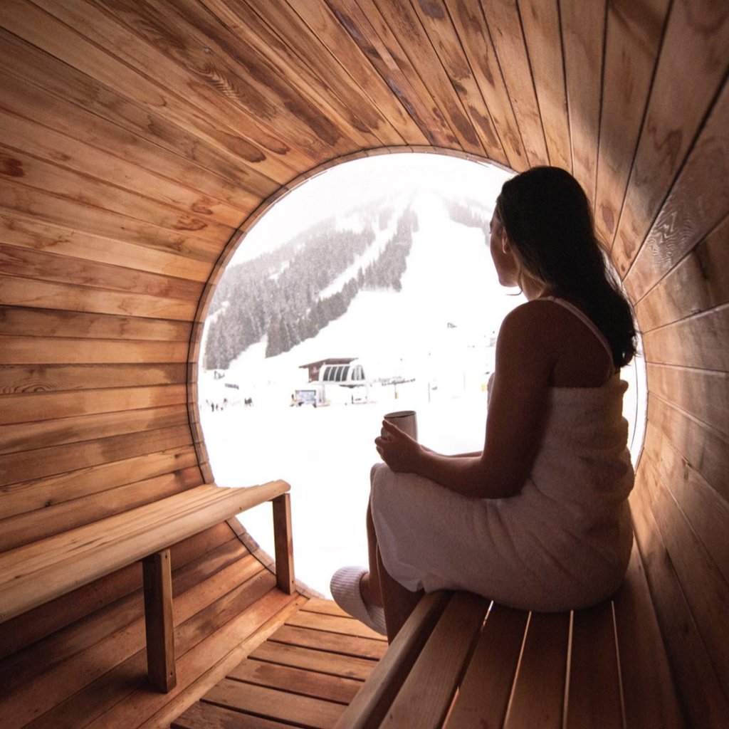 vitadailymedia's tweet image. Located just 10 minutes from Trail, or a seven-plus hour drive from Vancouver along the Crowsnest Highway, Rossland has 4,140 residents and is best known for the pristine powder of Red Mountain ski resort.

vitamagazine.com/2023/09/26/why…

#travelbc #beautifulbc #destinationbc