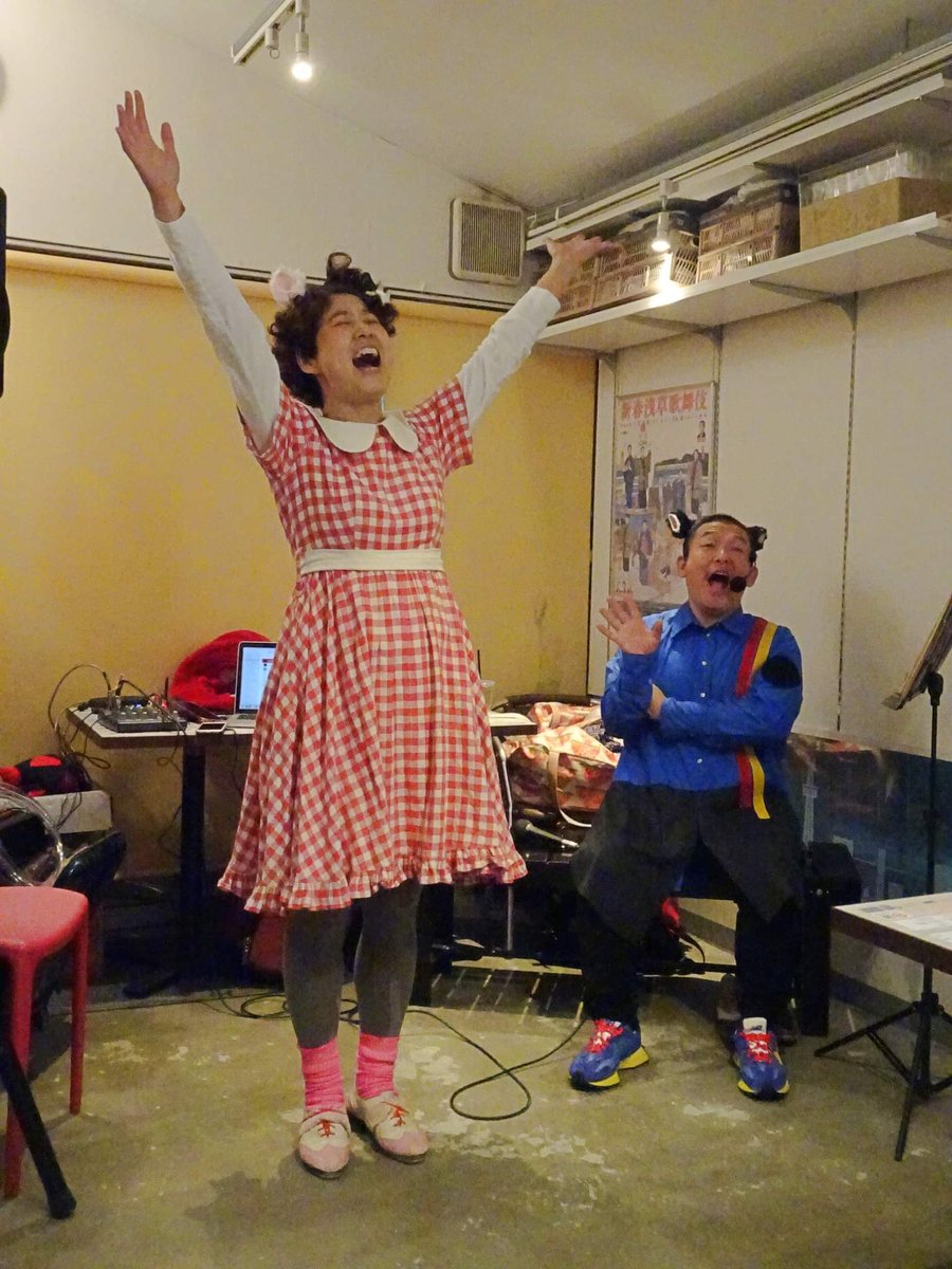 straydonkey's tweet image. Oct.26, 2023
＃おっとちゃんとてのひらの秋の夜長に。

歌声、演奏、タップダンス
今宵も楽しき隅田河畔

#streetperformance
#おっとちゃん @ottosaiko
#パフォーマーてのひら @tenohiranote