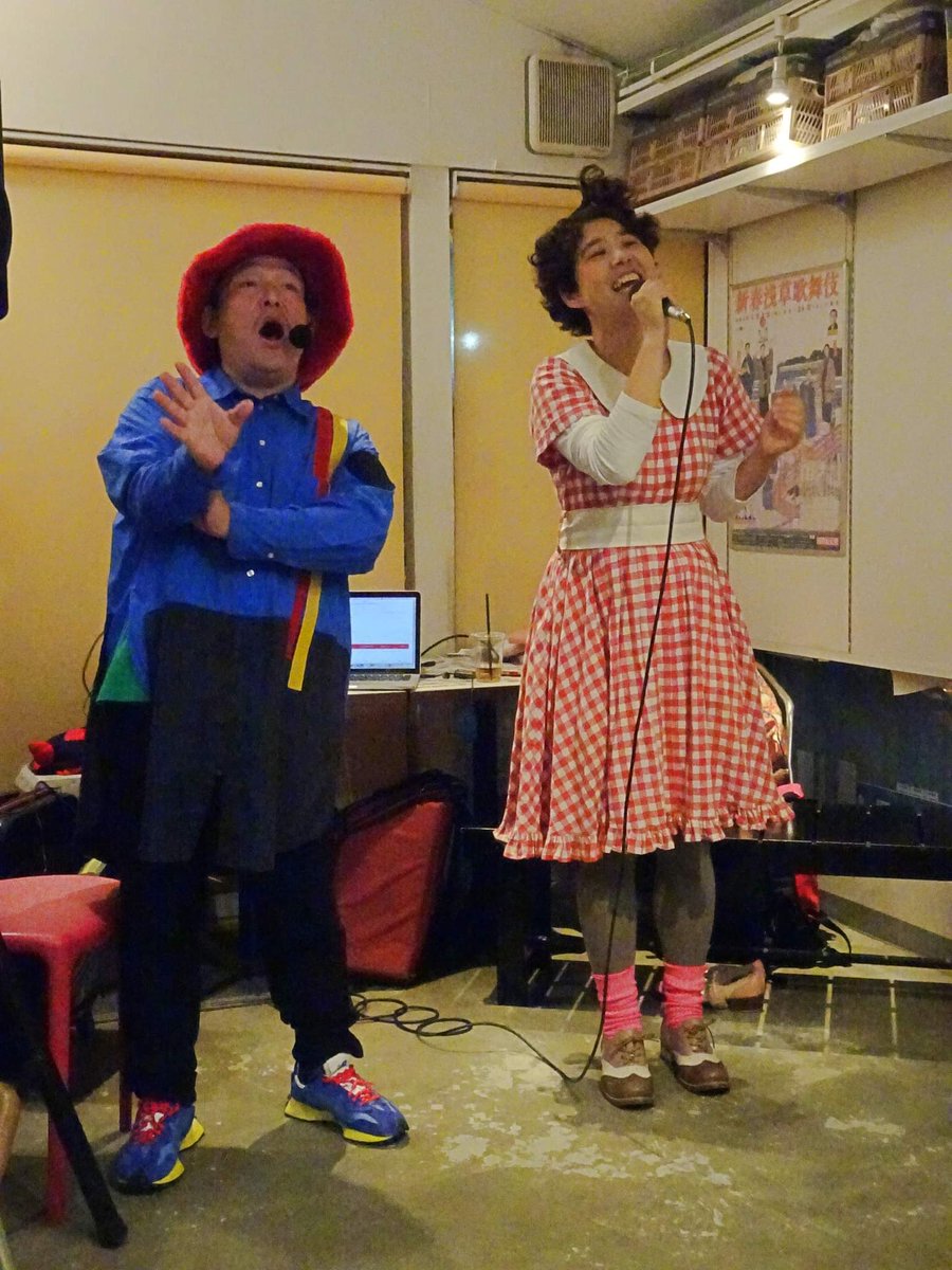 straydonkey's tweet image. Oct.26, 2023
＃おっとちゃんとてのひらの秋の夜長に。

歌声、演奏、タップダンス
今宵も楽しき隅田河畔

#streetperformance
#おっとちゃん @ottosaiko
#パフォーマーてのひら @tenohiranote