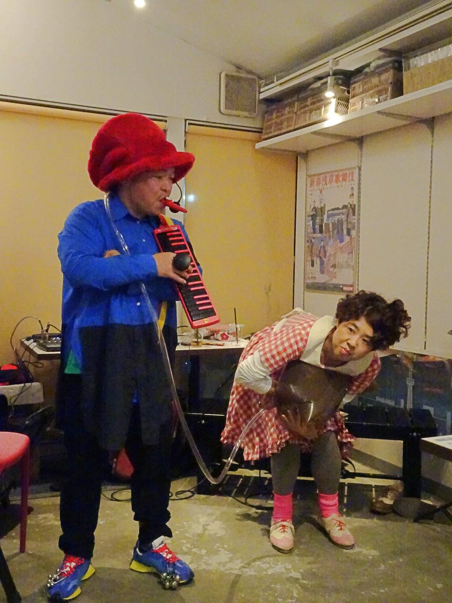 straydonkey's tweet image. Oct.26, 2023
＃おっとちゃんとてのひらの秋の夜長に。

歌声、演奏、タップダンス
今宵も楽しき隅田河畔

#streetperformance
#おっとちゃん @ottosaiko
#パフォーマーてのひら @tenohiranote