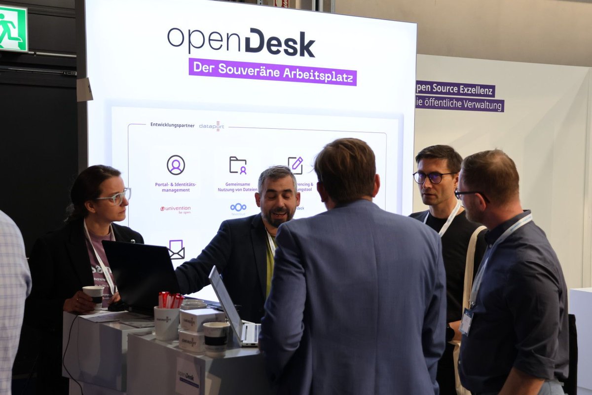 CollaboraOffice's tweet photo. Another exciting day at the Smart Country Convention in Berlin ๐ฃ
Are you there as well? Meet our team at the #openDesk booth - hub27, stand 102
#opensource #foss #collaboraonline #collabora #cool_dev #sccon23 https://t.co/y4AVphB2dr