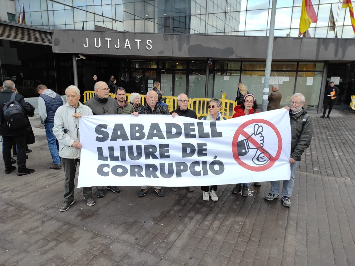 SBD Lliure Corrupció tweet media